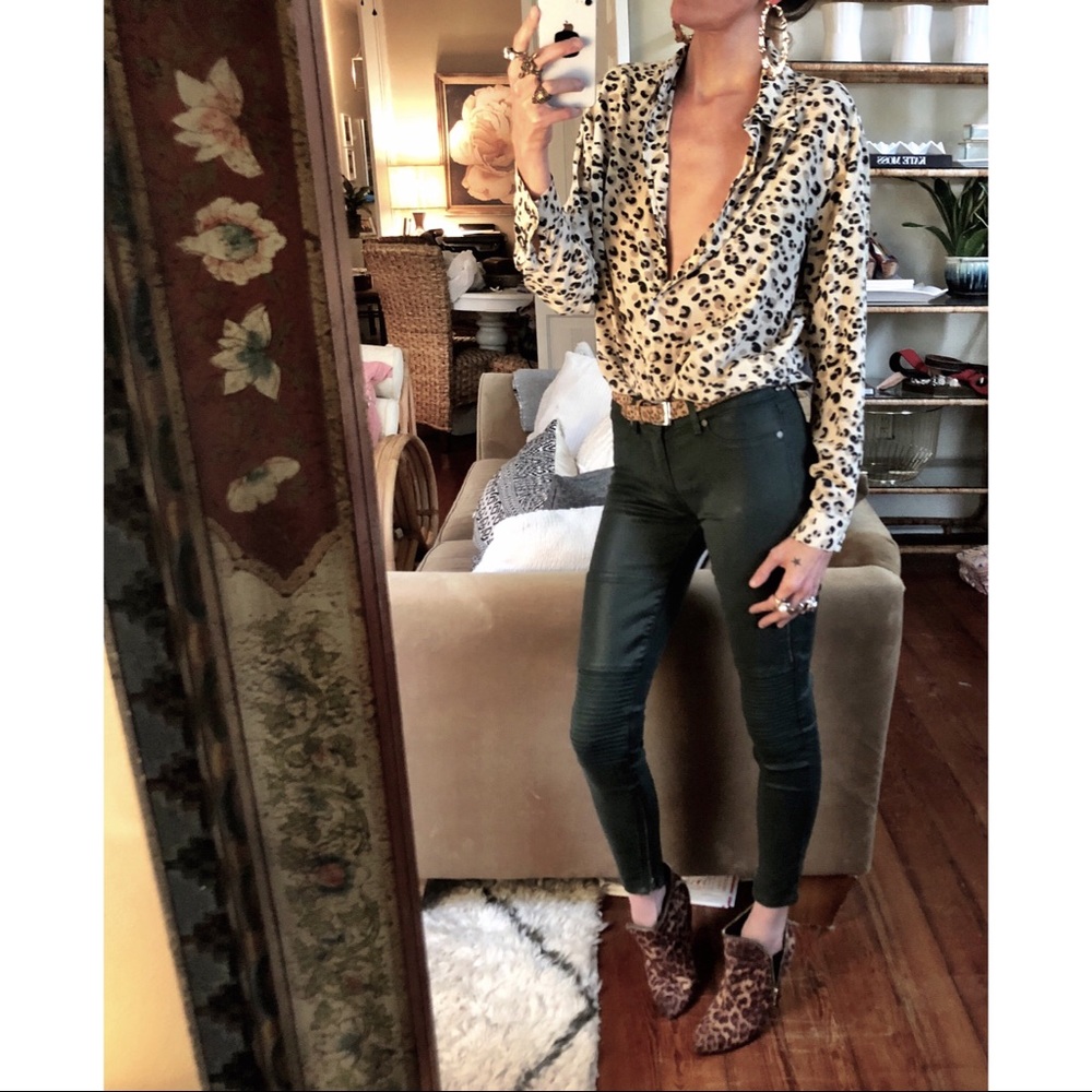 Vintage snow leopard silk blouse - Picture 2 of 6